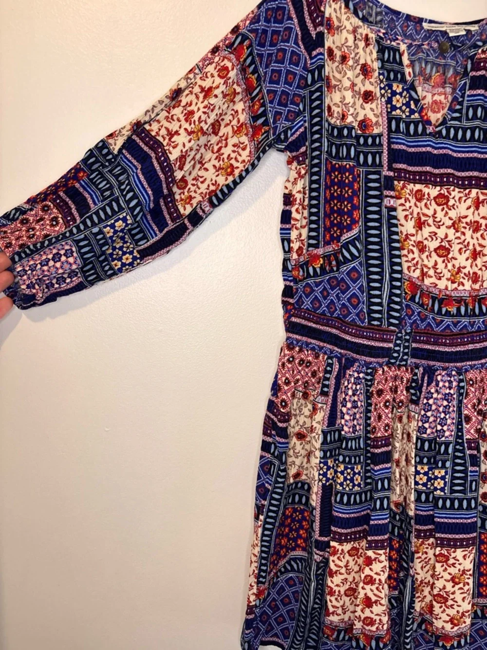 American Eagle Boho Patchwork Floral Cold Shoulder Mini Dress Blue Red Small - Picture 3 of 4